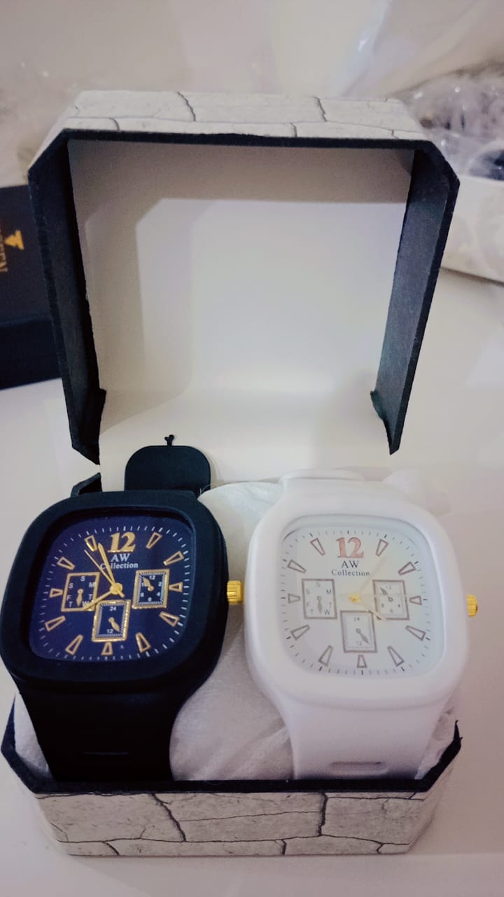 WATCH BLACK AND WHITE WATCH  WITH PREMIUM BOX GIFT PACKING